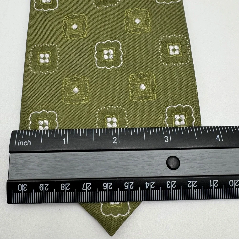 Faconnable Necktie 100% Silk Geometric Medallion Handmade in Italy Green Luxury